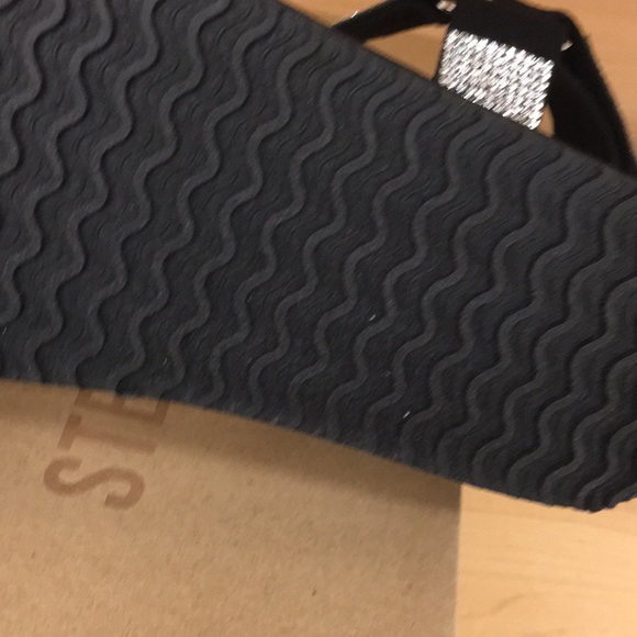 Steve Madden belt cross strap summer sandals - Picture 5 of 6